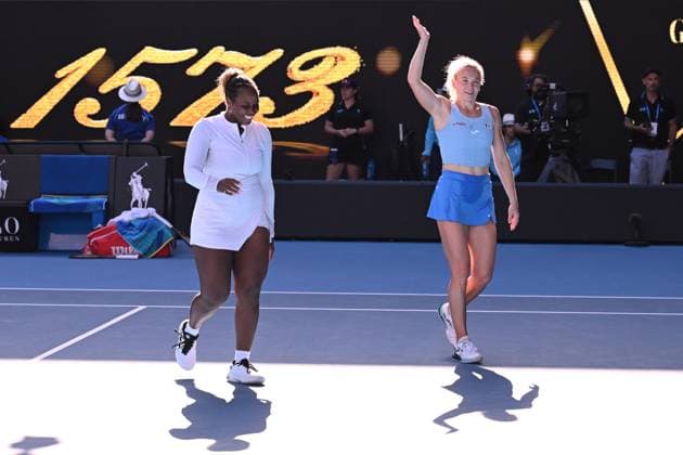 TENNIS AUSTRALIAN OPEN, Katerina Siniakova (right) of the Czech Republic and Taylor Townsend (left) of the USA celebrate match point during Women?s Doubles final win over Jelena Ostapenko of Latvia and Su-Wei Hsieh of Chinese Taipei during the 2025 Australian Open at Melbourne Park in Melbourne, Sunday, January 26, 2025. ( NO ARCHIVING, EDITORIAL USE ONLY, NO USE IN BOOKS WITHOUT CONSENT MELBOURNE VICTORIA AUSTRALIA  Copyright: xJAMESxROSSx 20250126152203857536