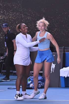 TENNIS AUSTRALIAN OPEN, Katerina Siniakova (right) of the Czech Republic and Taylor Townsend (left) of the USA celebrate match point during Women?s Doubles final win over Jelena Ostapenko of Latvia and Su-Wei Hsieh of Chinese Taipei during the 2025 Australian Open at Melbourne Park in Melbourne, Sunday, January 26, 2025. ( NO ARCHIVING, EDITORIAL USE ONLY, NO USE IN BOOKS WITHOUT CONSENT MELBOURNE VICTORIA AUSTRALIA  Copyright: xJAMESxROSSx 20250126152342791189