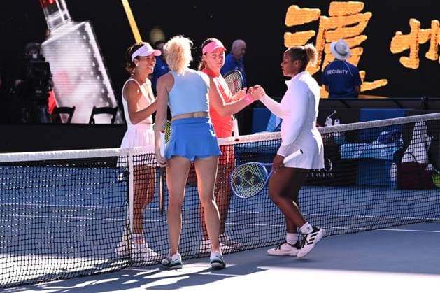 TENNIS AUSTRALIAN OPEN, Jelena Ostapenko of Latvia and Su-Wei Hsieh of Chinese Taipei congratulate Katerina Siniakova of the Czech Republic and Taylor Townsend of the USA on their Women?s Doubles final win during the 2025 Australian Open at Melbourne Park in Melbourne, Sunday, January 26, 2025. ( NO ARCHIVING, EDITORIAL USE ONLY, NO USE IN BOOKS WITHOUT CONSENT MELBOURNE VICTORIA AUSTRALIA  Copyright: xJAMESxROSSx 20250126127885966858