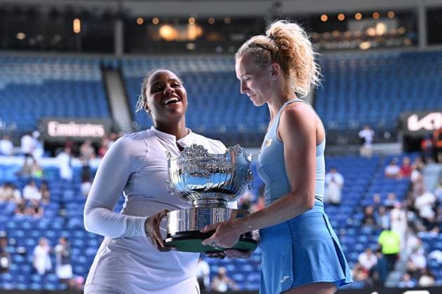 TENNIS AUSTRALIAN OPEN, Katerina Siniakova (right) of the Czech Republic and Taylor Townsend (left) of the USA celebrate with the winners trophy following their Women?s Doubles final win over Jelena Ostapenko of Latvia and Su-Wei Hsieh of Chinese Taipei during the 2025 Australian Open at Melbourne Park in Melbourne, Sunday, January 26, 2025. ( NO ARCHIVING, EDITORIAL USE ONLY, NO USE IN BOOKS WITHOUT CONSENT MELBOURNE VICTORIA AUSTRALIA  Copyright: xJAMESxROSSx 20250126155586871999