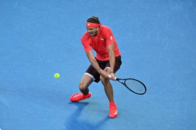 TENNIS AUSTRALIAN OPEN, Alexander Zverev of Germany returns during his Men?s Singles final against Jannik Sinner of Italy during the 2025 Australian Open at Melbourne Park in Melbourne, Sunday, January 26, 2025. ( NO ARCHIVING, EDITORIAL USE ONLY, NO USE IN BOOKS WITHOUT CONSENT MELBOURNE VICTORIA AUSTRALIA  Copyright: xJAMESxROSSx 20250126158238494040