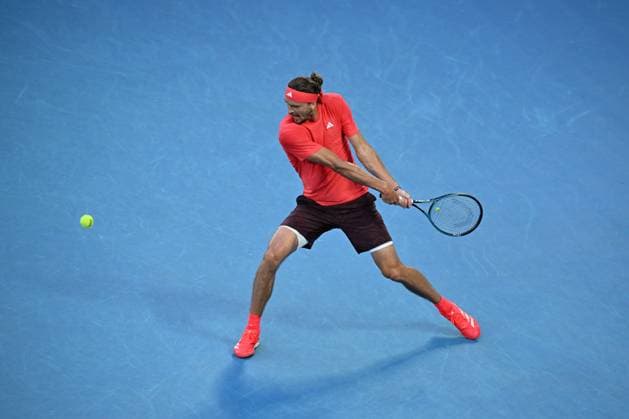 TENNIS AUSTRALIAN OPEN, Alexander Zverev of Germany returns during his Men?s Singles final against Jannik Sinner of Italy during the 2025 Australian Open at Melbourne Park in Melbourne, Sunday, January 26, 2025. ( NO ARCHIVING, EDITORIAL USE ONLY, NO USE IN BOOKS WITHOUT CONSENT MELBOURNE VICTORIA AUSTRALIA  Copyright: xJAMESxROSSx 20250126132593866900