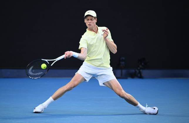 TENNIS AUSTRALIAN OPEN, Jannik Sinner of Italy in action during the Men?s singles final against Alexander Zverev of Germany at the 2025 Australian Open at Melbourne Park in Melbourne, Sunday, January 26, 2025. ( NO ARCHIVING, EDITORIAL USE ONLY, NO USE IN BOOKS WITHOUT CONSENT MELBOURNE VICTORIA AUSTRALIA  Copyright: xJOELxCARRETTx 20250126178465788752