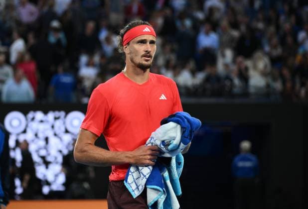 TENNIS AUSTRALIAN OPEN, Alexander Zverev of Germany leave the court during the Men?s singles final against Jannik Sinner of Italy at the 2025 Australian Open at Melbourne Park in Melbourne, Sunday, January 26, 2025. ( NO ARCHIVING, EDITORIAL USE ONLY, NO USE IN BOOKS WITHOUT CONSENT MELBOURNE VICTORIA AUSTRALIA  Copyright: xJOELxCARRETTx 20250126144672059534