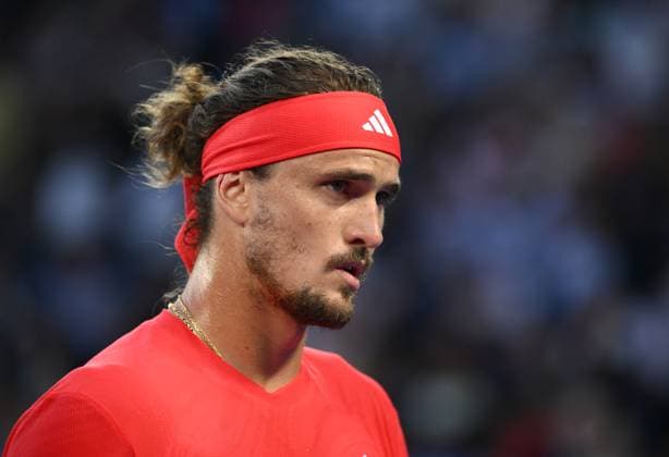 TENNIS AUSTRALIAN OPEN, Alexander Zverev of Germany leave the court during the Men?s singles final against Jannik Sinner of Italy at the 2025 Australian Open at Melbourne Park in Melbourne, Sunday, January 26, 2025. ( NO ARCHIVING, EDITORIAL USE ONLY, NO USE IN BOOKS WITHOUT CONSENT MELBOURNE VICTORIA AUSTRALIA  Copyright: xJOELxCARRETTx 20250126148529944568