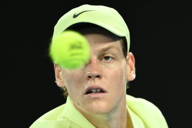 TENNIS AUSTRALIAN OPEN, Jannik Sinner of Italy in action during the Men?s singles final against Alexander Zverev of Germany at the 2025 Australian Open at Melbourne Park in Melbourne, Sunday, January 26, 2025. ( NO ARCHIVING, EDITORIAL USE ONLY, NO USE IN BOOKS WITHOUT CONSENT MELBOURNE VICTORIA AUSTRALIA  Copyright: xJOELxCARRETTx 20250126130688350780