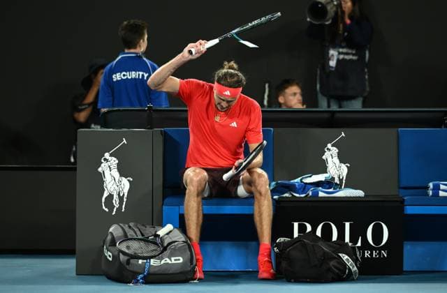 TENNIS AUSTRALIAN OPEN, Alexander Zverev of Germany reacts after losing the 2nd set during the Men?s singles final against Jannik Sinner of Italy at the 2025 Australian Open at Melbourne Park in Melbourne, Sunday, January 26, 2025. ( NO ARCHIVING, EDITORIAL USE ONLY, NO USE IN BOOKS WITHOUT CONSENT MELBOURNE VICTORIA AUSTRALIA  Copyright: xJOELxCARRETTx 20250126138738634527