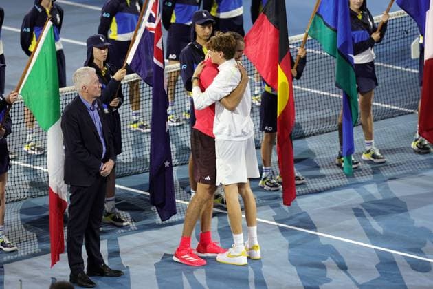 Jannik Sinner of Italy embraces Alexander Zverev of Germany after winning the Australian Open Australian Open, Day Fifteen, Tennis, Melbourne Park, Melbourne, Australia - 26 Jan 2025  Copyright: xRachelxBach Shutterstockx 15108805q