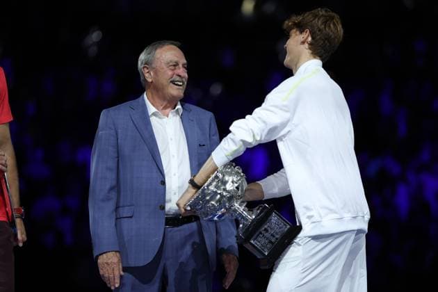 Jannik Sinner of Italy is presented with the trophy Australian Open, Day Fifteen, Tennis, Melbourne Park, Melbourne, Australia - 26 Jan 2025  Copyright: xEllaxLing Shutterstockx 15108789bl