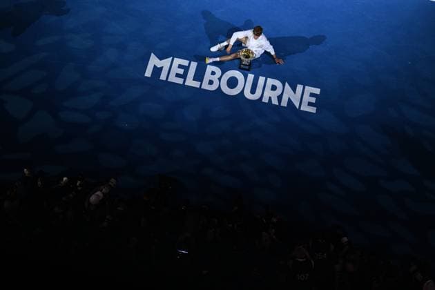 TENNIS AUSTRALIAN OPEN, Jannik Sinner of Italy poses for photographers with the Norman Brookes Challenge Cup following his Men?s Singles final win over Alexander Zverev of Germany during the 2025 Australian Open at Melbourne Park in Melbourne, Sunday, January 26, 2025. ( NO ARCHIVING, EDITORIAL USE ONLY, NO USE IN BOOKS WITHOUT CONSENT MELBOURNE VICTORIA AUSTRALIA  Copyright: xJAMESxROSSx 20250126116137939095