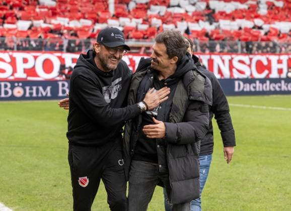 Football, Men, Season 2024 2025, 3 Liga 21 Matchday , FC FC Energie Cottbus SG Dynamo Dresden, f l Coach Claus Dieter Wollitz Energie Cottbus , Coach Thomas Stamm Dynamo Dresden before the match, 25 01 2025, Copyright: xMatthiasxKochx