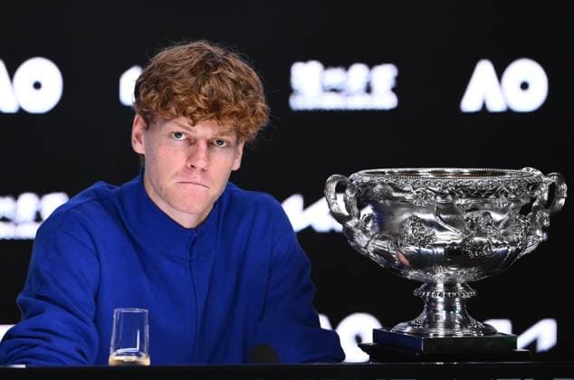 TENNIS AUSTRALIAN OPEN, Jannik Sinner of Italy looks on during a press conference, PK, Pressekonferenz after winning the Men?s singles final against Alexander Zverev of Germany at the 2025 Australian Open at Melbourne Park in Melbourne, Sunday, January 26, 2025. ( NO ARCHIVING, EDITORIAL USE ONLY, NO USE IN BOOKS WITHOUT CONSENT MELBOURNE VICTORIA AUSTRALIA  Copyright: xJOELxCARRETTx 20250127198184782780