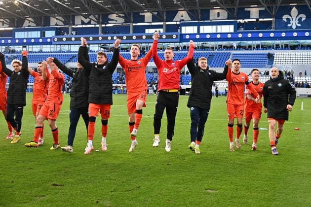 26 01 2025, xsltx, Soccer 2 Bundesliga, SV Darmstadt 98 SC Paderborn 07 emspor, v l Cheers at SC Paderborn 07 after the 1 0 in Darmstadt DFL DFB REGULATIONS PROHIBIT ANY USE OF PHOTOGRAPHS as IMAGE SEQUENCES and or QUASI VIDEO