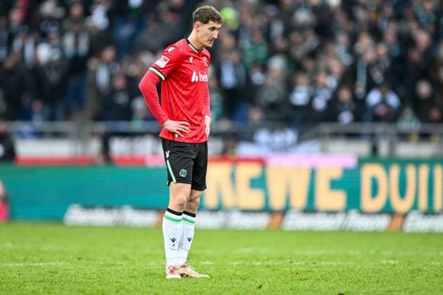2 Bundesliga Hannover 06 SC Preußen Münster on 26 01 2025 at the HDI Arena in Hannover Phil Neumann Hannover 96 dissatisfied, disappointed, disappointed, dejected MT