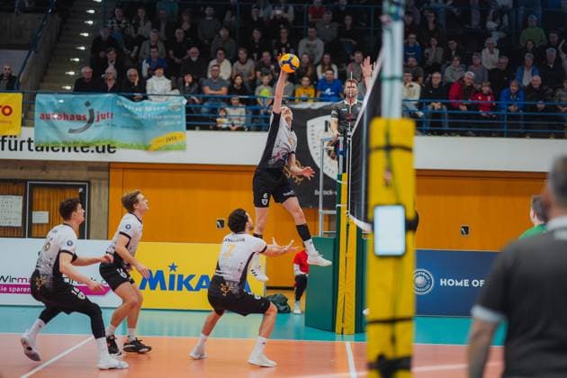 Ben Simon Bonin Barock Volleys MTV Ludwigsburg, 06 on attack, Barock Volleys MTV Ludwigsburg vs TV Buehl, Volleyball, 2 Volleyball Bundesliga, 2 BLM Sued, Men, 15 Matchday, Season 2024 2025, 26 01 2025, Barock Volleys MTV Ludwigsburg vs TV Buehl, Volleyball, 2 Volleyball Bundesliga, 2 BLM Sued, Men, 15 Matchday, Season 2024 2025, 26 01 2025 Ludwigsburg Copyright: xEibner-Pressefoto LarsxNeumannx EP_LNN