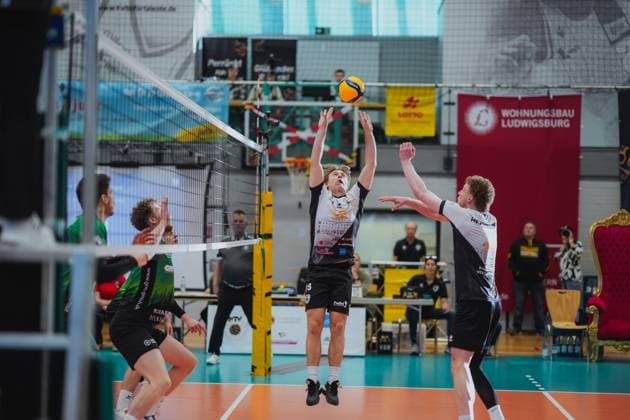 Ryan Slater Barock Volleys MTV Ludwigsburg, 18 at serve, Barock Volleys MTV Ludwigsburg vs TV Buehl, Volleyball, 2 Volleyball Bundesliga, 2 BLM Sued, Men, 15 Matchday, Season 2024 2025, 26 01 2025, Barock Volleys MTV Ludwigsburg vs TV Buehl, Volleyball, 2 Volleyball Bundesliga, 2 BLM Sued, Men, 15 Matchday, Season 2024 2025, 26 01 2025 Ludwigsburg Copyright: xEibner-Pressefoto LarsxNeumannx EP_LNN