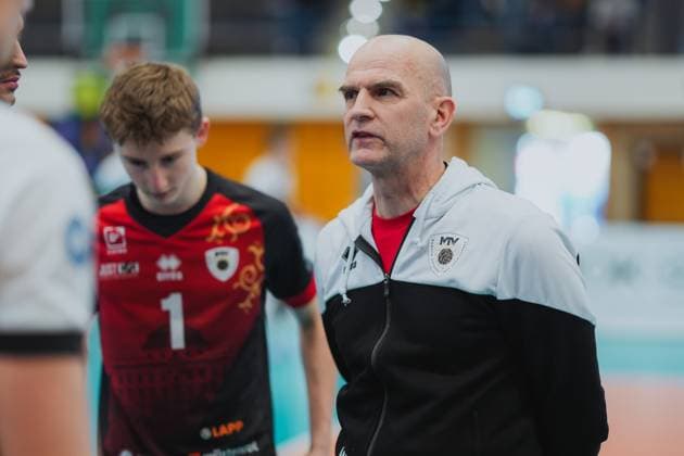 Michael Dornheim Barock Volleys MTV Ludwigsburg, Coach at timeout, Barock Volleys MTV Ludwigsburg vs TV Buehl, Volleyball, 2 Volleyball Bundesliga, 2 BLM Sued, Men, 15 Matchday, Season 2024 2025, 26 01 2025, Barock Volleys MTV Ludwigsburg vs TV Buehl, Volleyball, 2 Volleyball Bundesliga, 2 BLM Sued, Men, 15 Matchday, Season 2024 2025, 26 01 2025 Ludwigsburg Copyright: xEibner-Pressefoto LarsxNeumannx EP_LNN