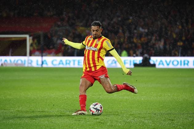 FOOTBALL : RC Lens vs Angers SCO - Ligue 1 - 26 01 2025 Facundo MEDINA (RC Lens) lors du match RC Lens - Angers SCO, Ligue 1, stade Bollaert-Delelis, le 26 janvier 2025  Copyright: xLaurentxSANSONx