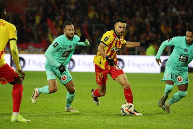 FOOTBALL : RC Lens vs Angers SCO - Ligue 1 - 26 01 2025 Adrien THOMASSON (RC Lens) lors du match RC Lens - Angers SCO, Ligue 1, stade Bollaert-Delelis, le 26 janvier 2025  Copyright: xLaurentxSANSONx