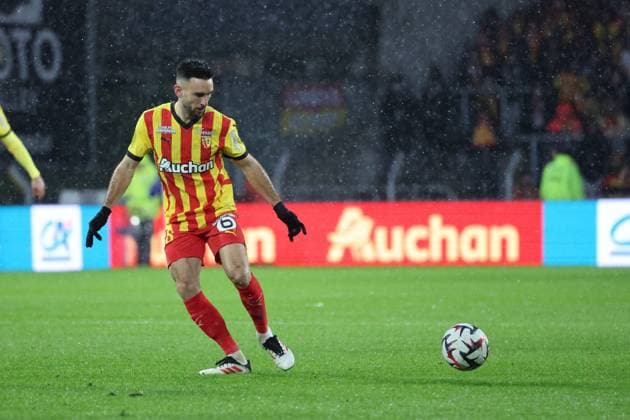 FOOTBALL : RC Lens vs Angers SCO - Ligue 1 - 26 01 2025 Adrien THOMASSON (RC Lens) lors du match RC Lens - Angers SCO, Ligue 1, stade Bollaert-Delelis, le 26 janvier 2025  Copyright: xLaurentxSANSONx
