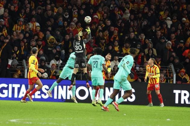 FOOTBALL : RC Lens vs Angers SCO - Ligue 1 - 26 01 2025 Mathew RYAN (RC Lens) lors du match RC Lens - Angers SCO, Ligue 1, stade Bollaert-Delelis, le 26 janvier 2025  Copyright: xLaurentxSANSONx