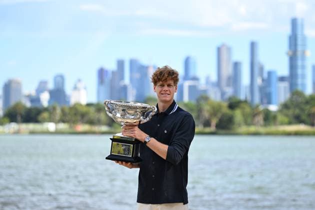 AUSTRALIAN OPEN MENS FINAL WINNER, Jannik Sinner celebrates his Australian Open men?s singles title win with a photoshoot at Albert Park Lake in Melbourne, Monday, January 27, 2025. Jannik Sinner is celebrating his second consecutive Australian Open men?s singles title. ( NO ARCHIVING, EDITORIAL USE ONLY, NO USE IN BOOKS WITHOUT CONSENT MELBOURNE VICTORIA AUSTRALIA  Copyright: xJAMESxROSSx 20250127173946230070