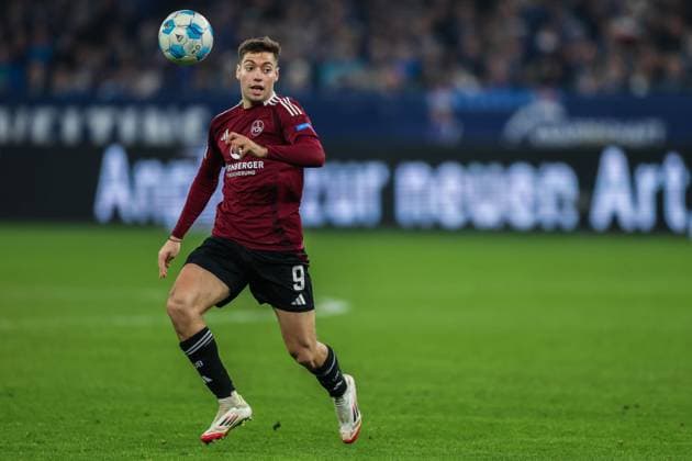 Soccer 2 Bundesliga 19 Matchday FC Schalke 04 1 FC Nürnberg on 25 01 2025 at the VELTINS Arena in Gelsenkirchen Stefanos Tzimas Nürnberg DFL regulations prohibit any use of photographs as image sequences and or quasi video xJRx