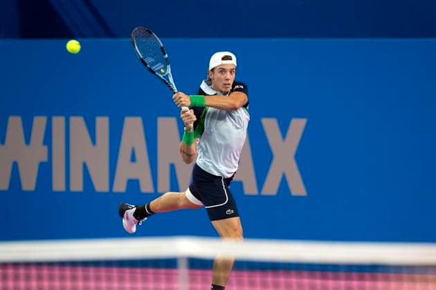 Arthur Cazaux face a Stan Wawrinka a l ATP, Tennis Herren 250 Guillaume Bonnefont IP3, Perols, France. Arthur Cazaux face a Stan Wawrinka a l ATP 250. Arthur Cazaux s est impose 6-4 6-3 et est qualifie pour le deuxieme tour. Arthur Cazaux faces Stan Wawrinka at the ATP 250. Arthur Cazaux won 6-4 6-3 and is qualified for the second round. PEROLS Occitanie France  Copyright: xIP3xPRESS MAXPPPxGuillaumexBonnefontx IP3GBON250127013 IP3GBON250127013