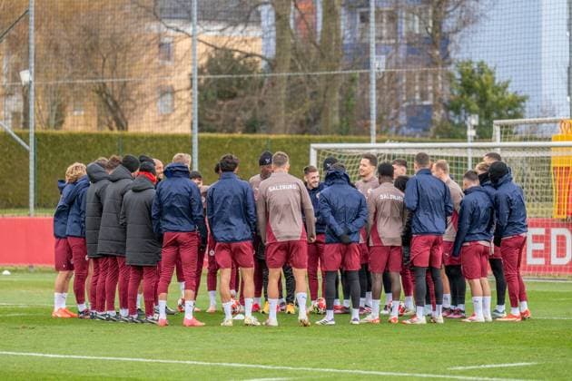 SOCCER - UEFA CL, RBS vs Atletico SALZBURG,AUSTRIA,28.JAN.25 - SOCCER - UEFA Champions League, Red Bull Salzburg vs Atletico Madrid, preview, training RBS. Image shows the team RBS.  GEPAxpictures xWolfgangxKofler