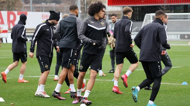 28 01 2025 Stuttgart , Champions League soccer VfB Stuttgart vs Paris St Germain, VfB Stuttgart final training, Anrie Chase center In accordance with the regulations of the DFL German Football League, it is prohibited to use or have used photographs taken in the stadium and or of the match in the form of sequential images and or video-like photo series