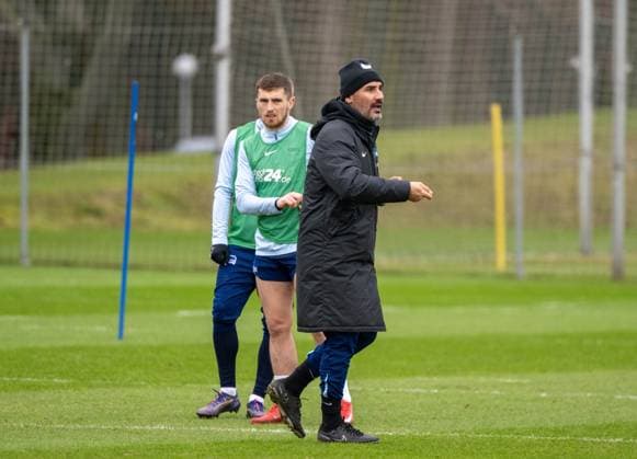 Soccer, Men, Season 2024 2025, 2 Bundesliga, Hertha BSC, Training, f l Jonjoe Kenny Hertha BSC , Coach Cristian Fiel Hertha BSC , 28 01 2025, Copyright: xMatthiasxKochx