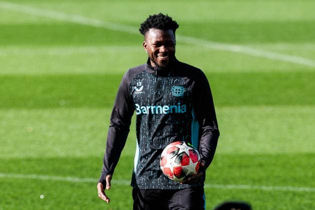 UEFA Champions League training Bayer 04 Leverkusen, 28 01 2025 Edmond Tapsoba Bayer 04 Leverkusen, 12 laughing, laughing UEFA Champions League training Bayer 04 Leverkusen before the match against Sparta Prague Ulrich Haberland Stadion, Leverkusen on 28 01 2025 Copyright: xBEAUTIFULxSPORTS Wunderlx