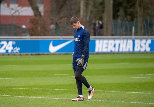 Fußball, Herren, Saison 2024 2025, 2. Bundesliga, Hertha BSC, Training, Torwart Tjark Ernst (Hertha BSC), 28.01. 2025, Copyright: xMatthiasxKochx
