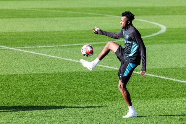 UEFA Champions League: Training Bayer 04 Leverkusen, 28.01.2025 Edmond Tapsoba (Bayer 04 Leverkusen, 12) am Ball UEFA Champions League: Training Bayer 04 Leverkusen vor dem Spiel gegen Sparta Prag; Ulrich-Haberland-Stadion, Leverkusen am 28.01.2025 Copyright: xBEAUTIFULxSPORTS Wunderlx