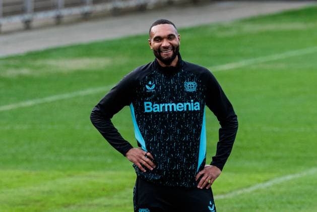 UEFA Champions League training Bayer 04 Leverkusen, 28 01 2025 Jonathan Tah Bayer 04 Leverkusen, 4 laughing, laughing UEFA Champions League training Bayer 04 Leverkusen before the match against Sparta Prague Ulrich Haberland Stadion, Leverkusen on 28 01 2025 Copyright: xBEAUTIFULxSPORTS Wunderlx
