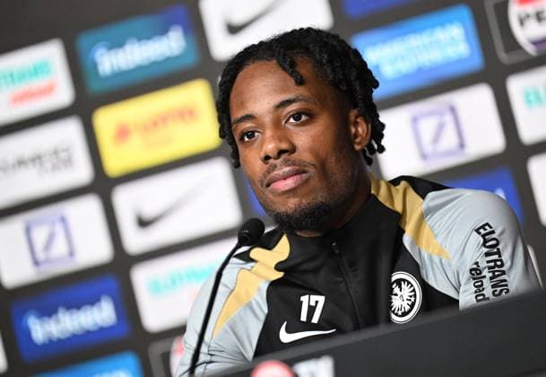 28 01 2025, xjhx, Football 1 Bundesliga, Eintracht Frankfurt Press Conference Elye Wahi v l Elye Wahi Eintracht Frankfurt DFL DFB REGULATIONS PROHIBIT ANY USE OF PHOTOGRAPHS as IMAGE SEQUENCES and or QUASI VIDEO Frankfurt am Main