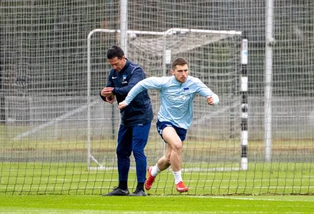 Soccer, Men, Season 2024 2025, 2 Bundesliga, Hertha BSC, Training, f l Athletics Coach Henrik Kuchno Hertha , Jonjoe Kenny Hertha BSC , 28 01 2025, Copyright: xMatthiasxKochx