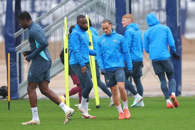 RB Leipzig Training Champions League Leipzig, 28 01 2025, RBL Training Center, UEFA Champions League, RB LEIPZIG Final training before tomorrows match at Sturm Graz , In the picture from l Lutsharel Geertruida and Xavi Simons , For editorial use only Editorial use only ,