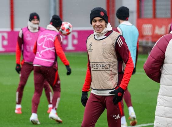 Jamal Musiala FC Bayern Muenchen, 42 laughing during training, GER, Final training, FC Bayern Muenchen, Football, UEFA Champions League, Matchday 8, 2024 2025 season, 28 01 2025, GER, Final training, FC Bayern Muenchen, Football, UEFA Champions League, Matchday 8, 2024 2025 season, 28 01 2025 Muenchen Copyright: xEibner-Pressefoto JennixMaulx EP_JML