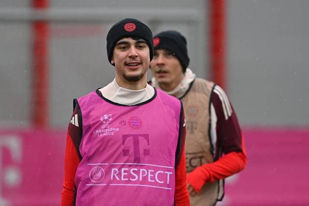 Aleksandar PAVLOVIC Bayern Muenchen , hi Joao PALHINHA Bayern Muenchen final training,Training Football Champions League League Phase, FC Bayern Muenchen SK Slovan Bratislava on 29 01 2025 , A L L I A N Z A R E N A