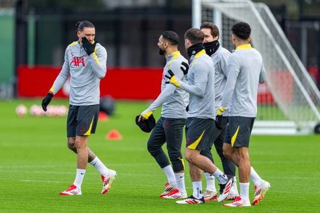 Football - UEFA Champions League - League Phase - PSV Eindhoven v Liverpool FC - MD-1 LIVERPOOL, ENGLAND - Tuesday, January 28, 2025: Liverpool s Darwin Nunez (L) and Mohamed Salah during a training session at the AXA Training Centre ahead of the UEFA Champions League match between PSV Eindhoven and Liverpool FC. (Photo by Jon Super Propaganda) LIVERPOOL AXA Training Centre MERSEYSIDE ENGLAND  Copyright: xDavidxRawcliffex P2025-01-28-PSV_Liverpool_MD-1-15