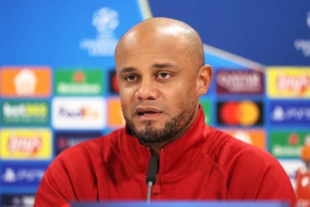 München, Deutschland, 28. Januar 2025: Fussball, Herren, Champions League, Saison 2024 2025, FC Bayern München, Internationale Pressekonferenz Vincent Kompany, Trainer (FC Bayern München) auf der Pressekonferenz, Kopf, Portrait