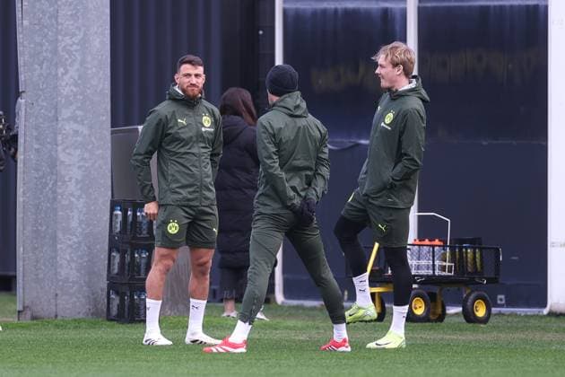 28 01 2025, Final training session for the UEFA Champions League match between Borussia Dortmund and Shakhtar Donetsk, f l Salih Özcan Borussia Dortmund , Pascal Groß Borussia Dortmund , Julian Brandt Borussia Dortmund , Dortmund training ground Borussia Dortmund NRW Germany xRHR PHOTO DEx Copyright: DennisxEwert RHR-FOTOx RHR-FOTO DE