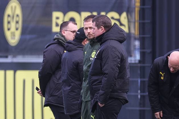28 01 2025, Final training session for the UEFA Champions League match between Borussia Dortmund and Shakhtar Donetsk, f l Waldemar Anton Borussia Dortmund talks to head coach Mike Tullberg Borussia Dortmund , Dortmund Training ground Borussia Dortmund NRW Germany xRHR PHOTO DEx Copyright: DennisxEwert RHR-FOTOx RHR-FOTO DE