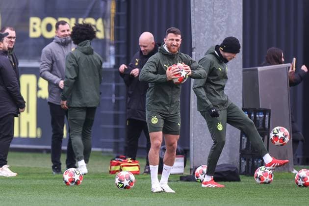 28 01 2025, Final training session for the UEFA Champions League match between Borussia Dortmund and Shakhtar Donetsk, Salih Özcan Borussia Dortmund laughs and winks, Dortmund training ground Borussia Dortmund NRW Germany xRHR PHOTO DEx Copyright: DennisxEwert RHR-FOTOx RHR-FOTO DE