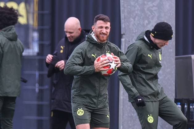 28 01 2025, Final training session for the UEFA Champions League match between Borussia Dortmund and Shakhtar Donetsk, Salih Özcan Borussia Dortmund laughs, Dortmund training ground Borussia Dortmund NRW Germany xRHR PHOTO DEx Copyright: DennisxEwert RHR-FOTOx RHR-FOTO DE