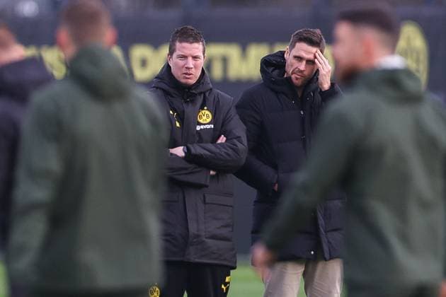 28 01 2025, Final training session for the UEFA Champions League match between Borussia Dortmund and Shakhtar Donetsk, from left head coach Mike Tullberg Borussia Dortmund , sports director Sebastian Kehl Borussia Dortmund watch the training session, Dortmund training ground Borussia Dortmund NRW Germany xRHR PHOTO DEx Copyright: DennisxEwert RHR-FOTOx RHR-FOTO DE
