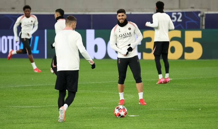 28 01 2025 Stuttgart , Champions League soccer VfB Stuttgart vs Paris St Germain, Paris St Germain final training, Marco Asensio front right In accordance with the regulations of the DFL German Football League, it is prohibited to use or have used photographs taken in the stadium and or of the match in the form of sequential images and or video-like photo series