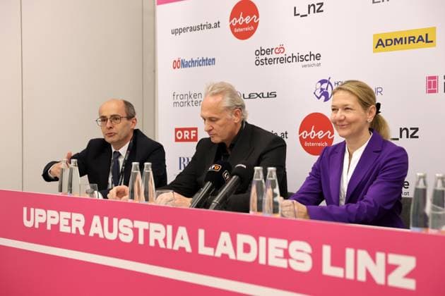 TENNIS - WTA, Tennis Damen Upper Austria Ladies Linz LINZ,AUSTRIA,29.JAN.25 - TENNIS - WTA Tour, Upper Austria Ladies Linz, press conference, PK, Pressekonferenz Image shows David Pfarrhofer (Market-Institut), president Martin Ohneberg (OETV) and tournament director Sandra Reichel.  GEPAxpictures xWalterxLuger