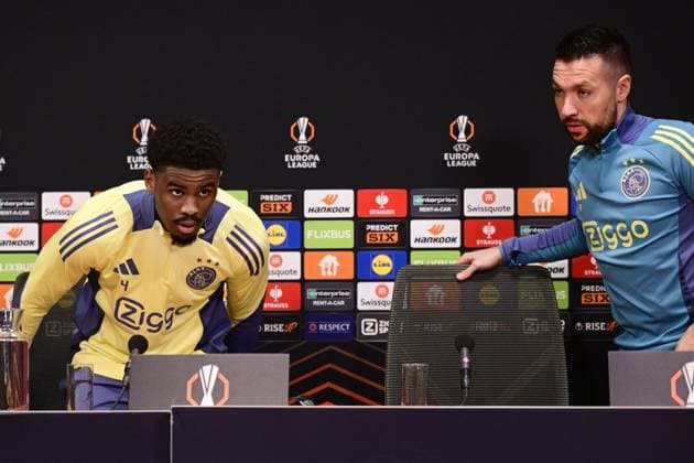 AMSTERDAM - Jorrel Hato of Ajax, Coach Francesco Farioli of Ajax during the MD-1 press conference, PK, Pressekonferenz ahead of the match against Galatasaray at the Johan Cruijff ArenA on Jan. 29, 2025 in Amsterdam, Netherlands. ANP OLAF KRAAK UEFA Europa Europa League 2024 25 xVIxANPxSportx xxANPxIVx 518627853 originalFilename: 518627853.jpg